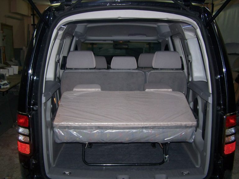 Panelvan Araç Dönüşümü: Camlı Van Çevirme Hizmeti